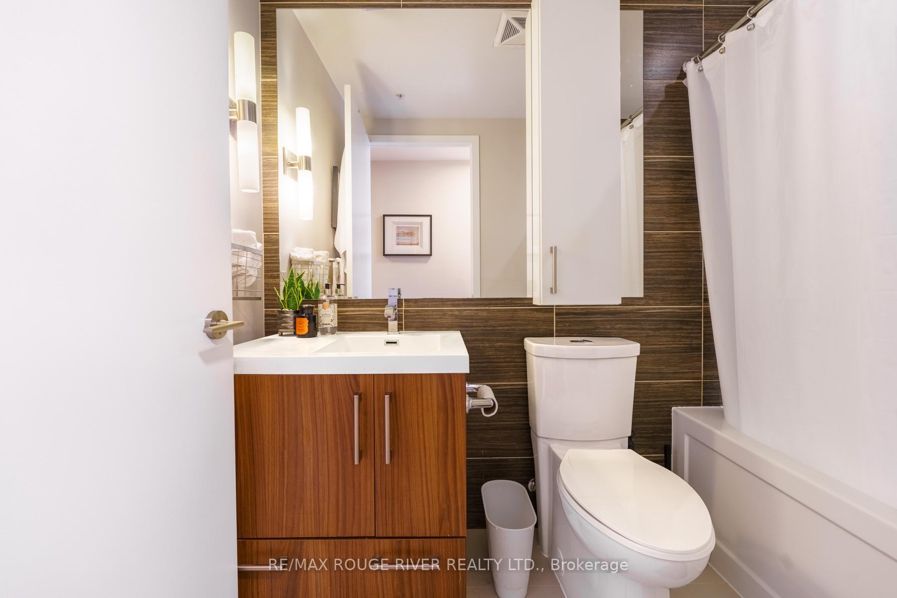 Photo 9 of Unit 906, 39 Sherbourne Street, Toronto, Moss Park — HOMEH