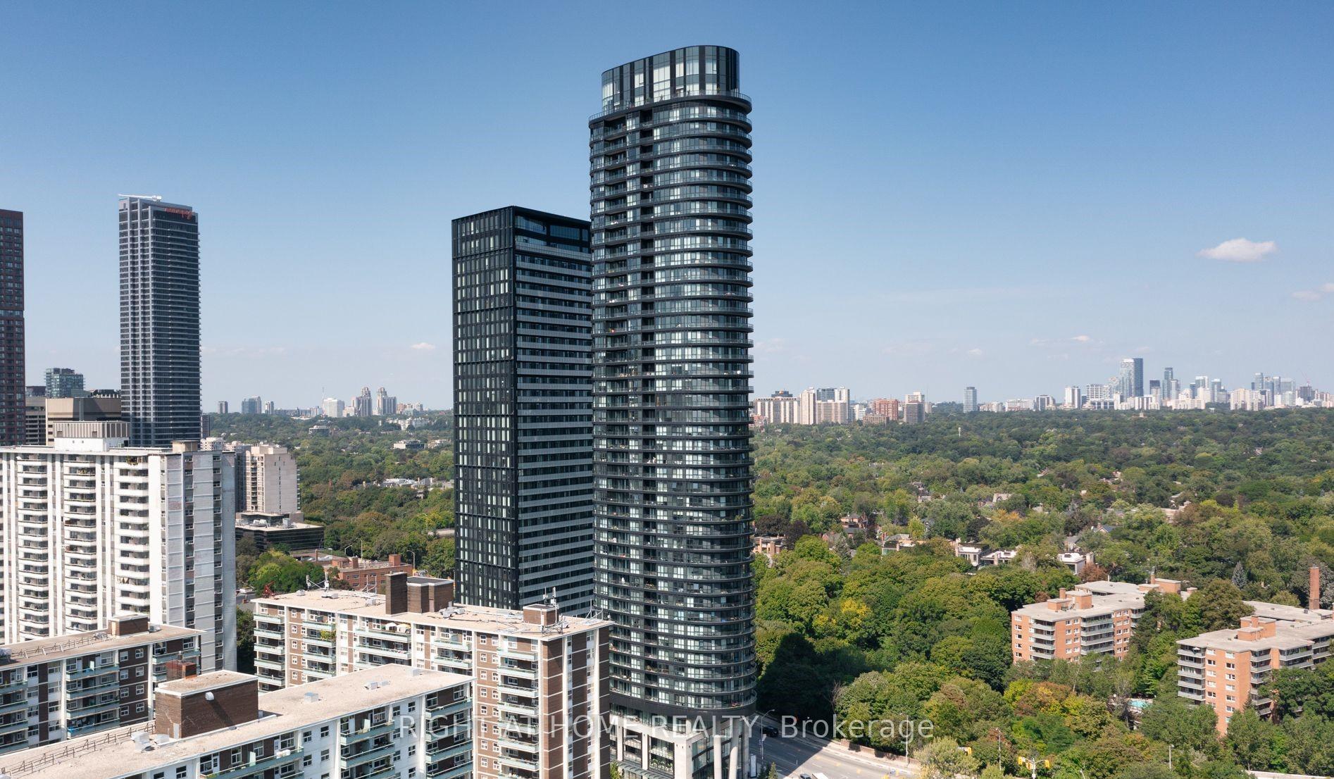 Front of Unit 419, 585 Bloor Street E