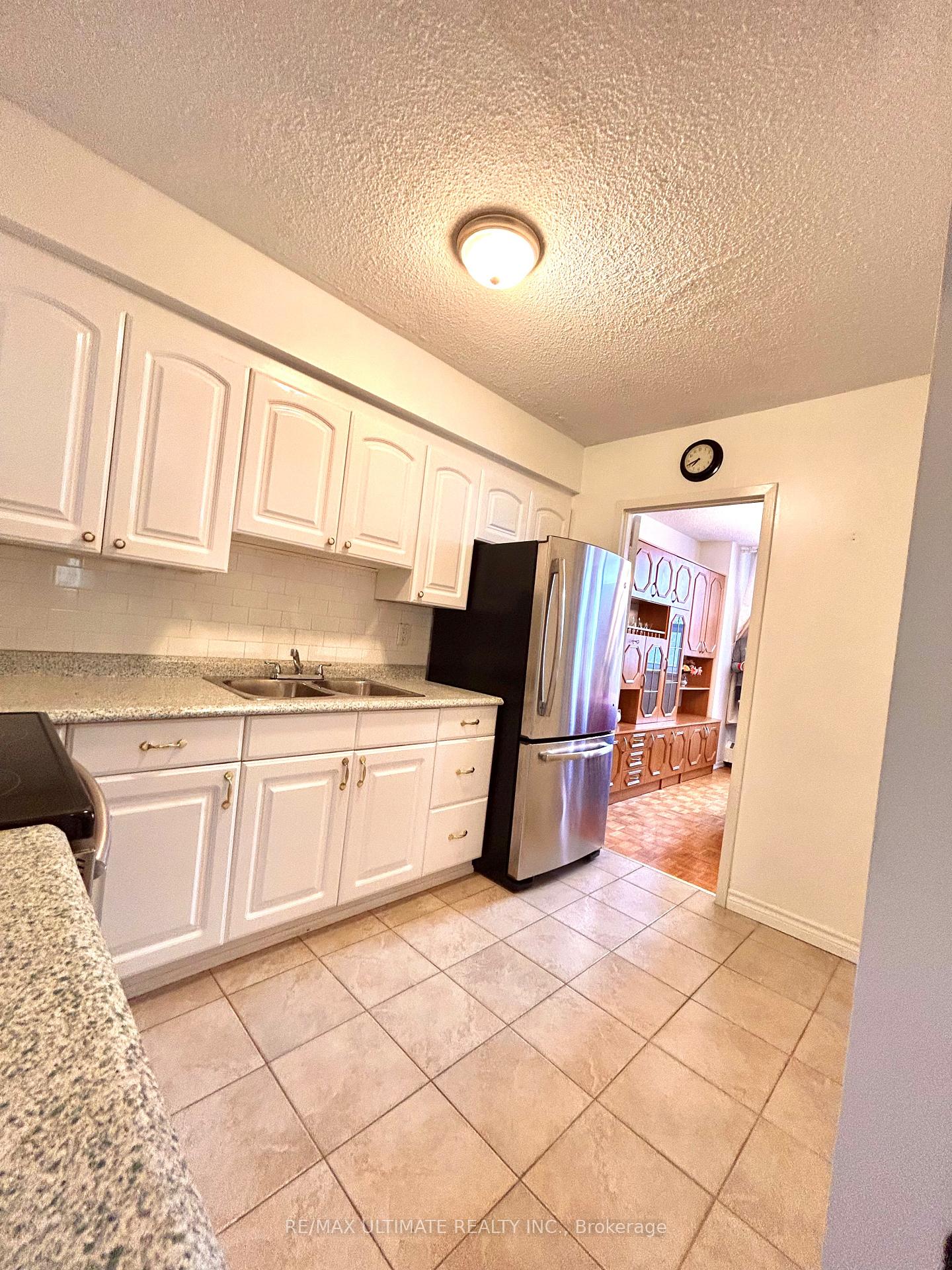 Photo 2 of Unit 409, 151 La Rose Avenue, Etobicoke, Humber Heights — HOMEH