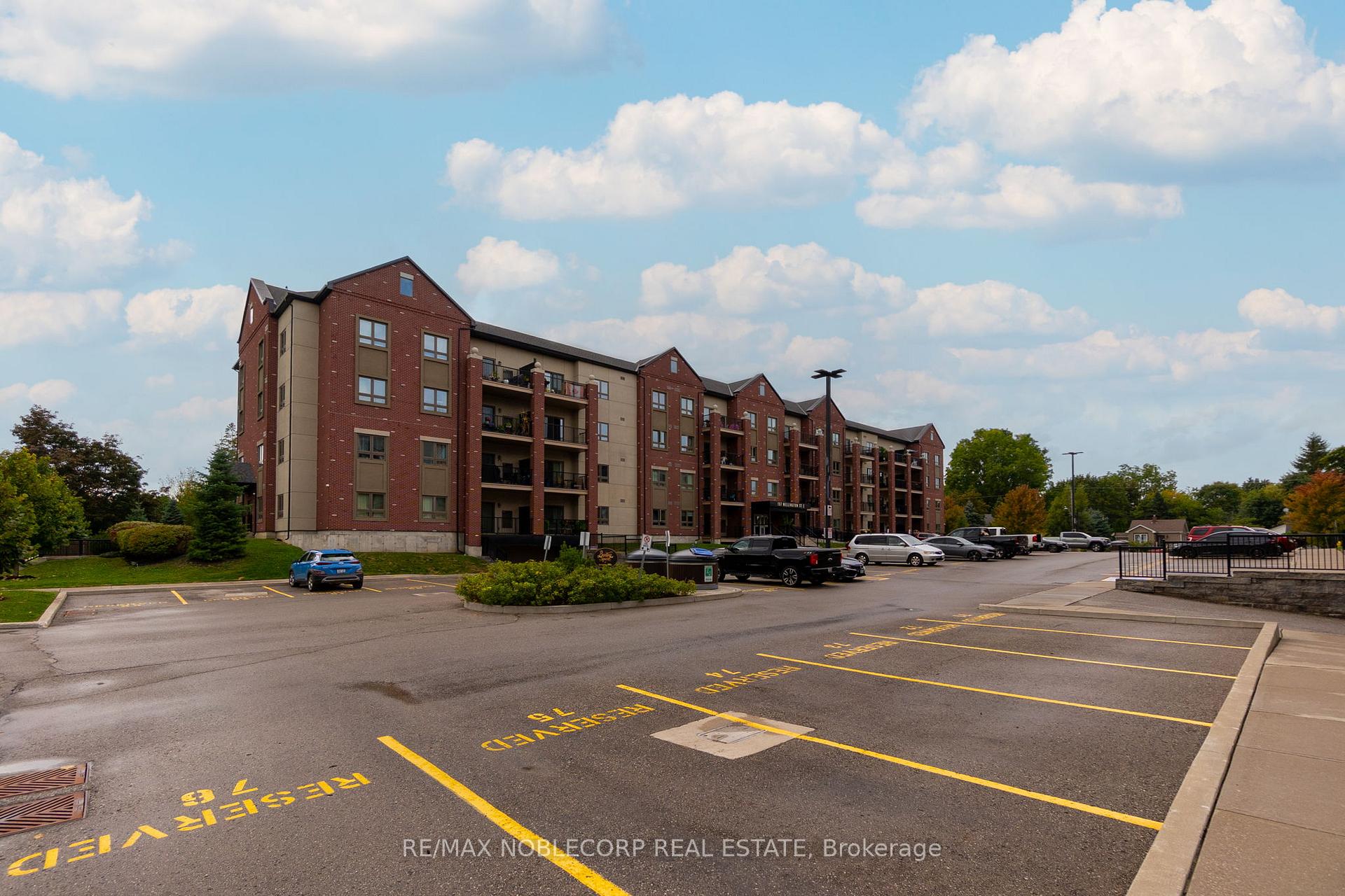 Front of Unit 206, 157 Wellington Street E