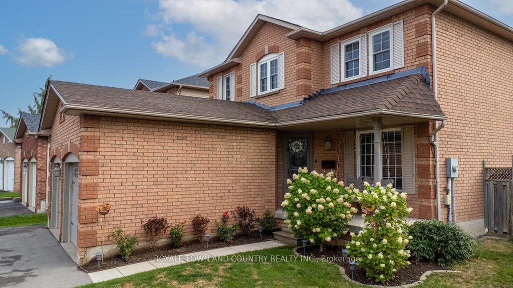 Photo 2 of 59 Bonnycastle Drive, Clarington, Bowmanville — HOMEH