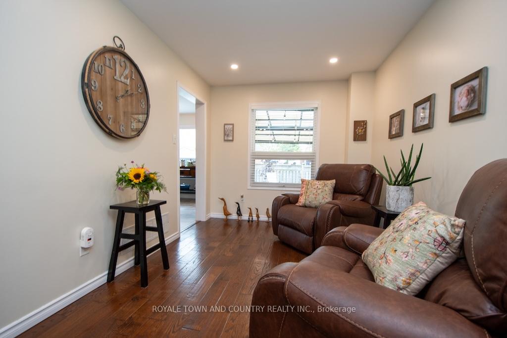 Photo 8 of 59 Bonnycastle Drive, Clarington, Bowmanville — HOMEH