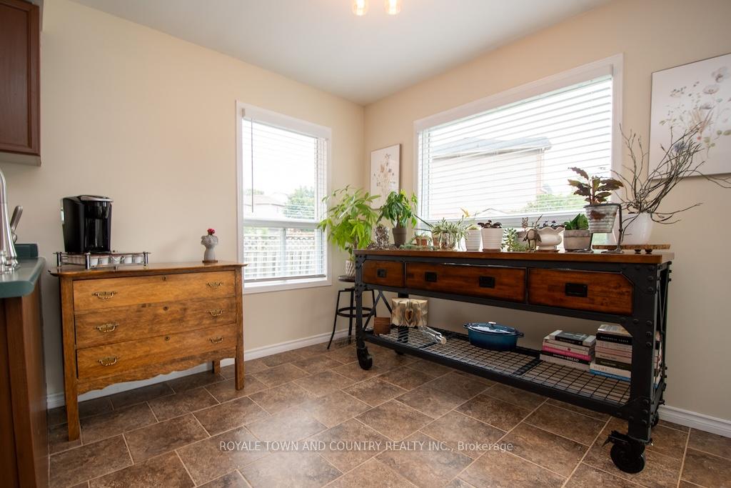 Photo 11 of 59 Bonnycastle Drive, Clarington, Bowmanville — HOMEH