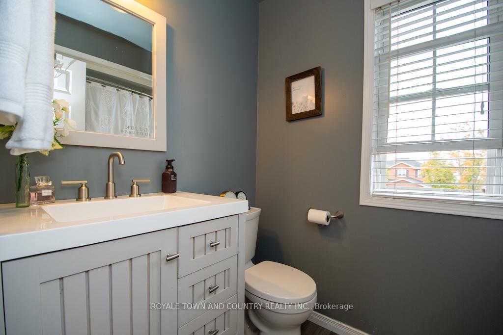Photo 17 of 59 Bonnycastle Drive, Clarington, Bowmanville — HOMEH