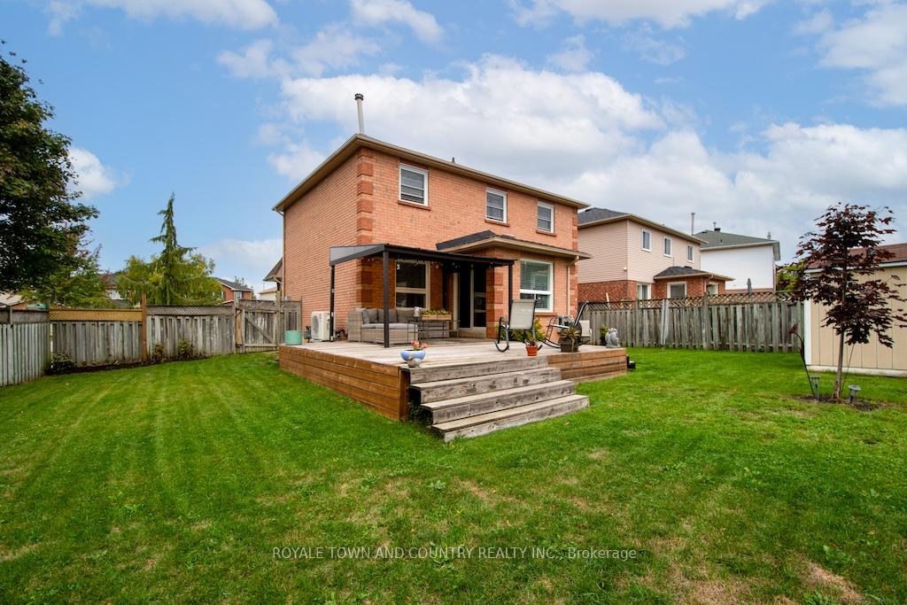 Photo 23 of 59 Bonnycastle Drive, Clarington, Bowmanville — HOMEH