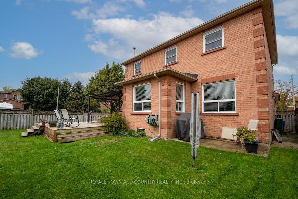 Photo 24 of 59 Bonnycastle Drive, Clarington, Bowmanville — HOMEH