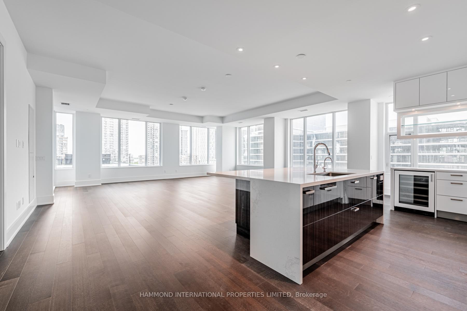 Photo 4 of Unit 708, 455 Wellington Street W, Toronto, Waterfront Communities — HOMEH