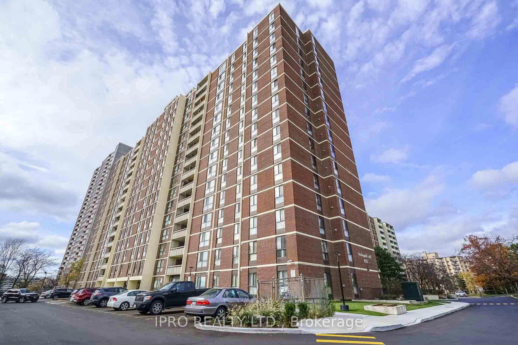 Front of Unit 204, 3170 Kirwin Avenue E
