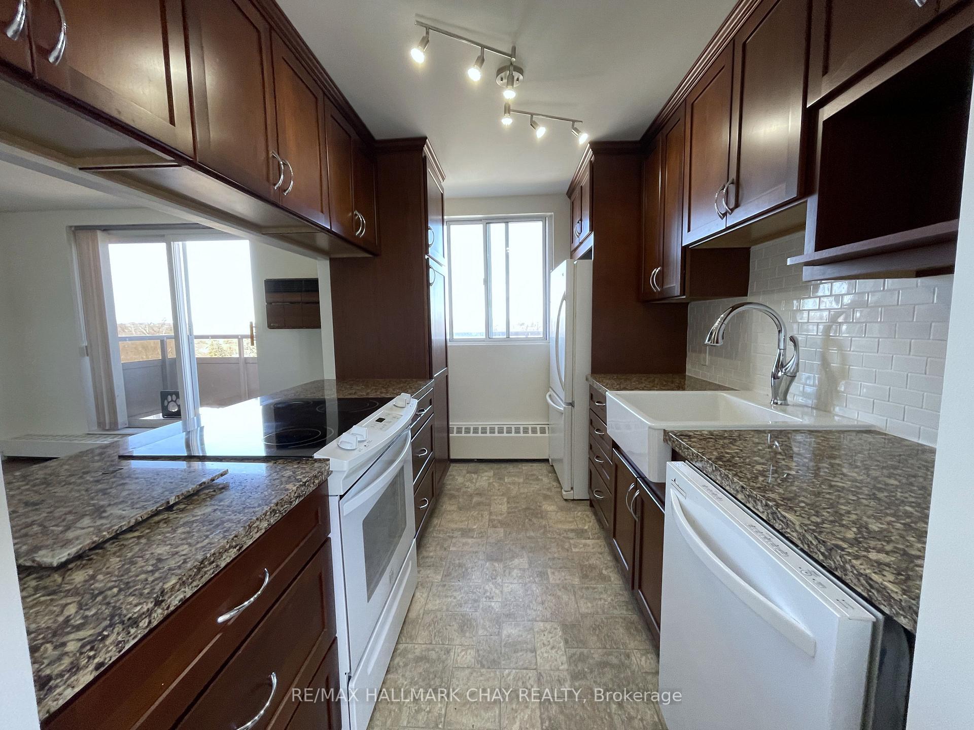Photo 11 of Unit 802, 414 Blake Street, Barrie, Codrington — HOMEH