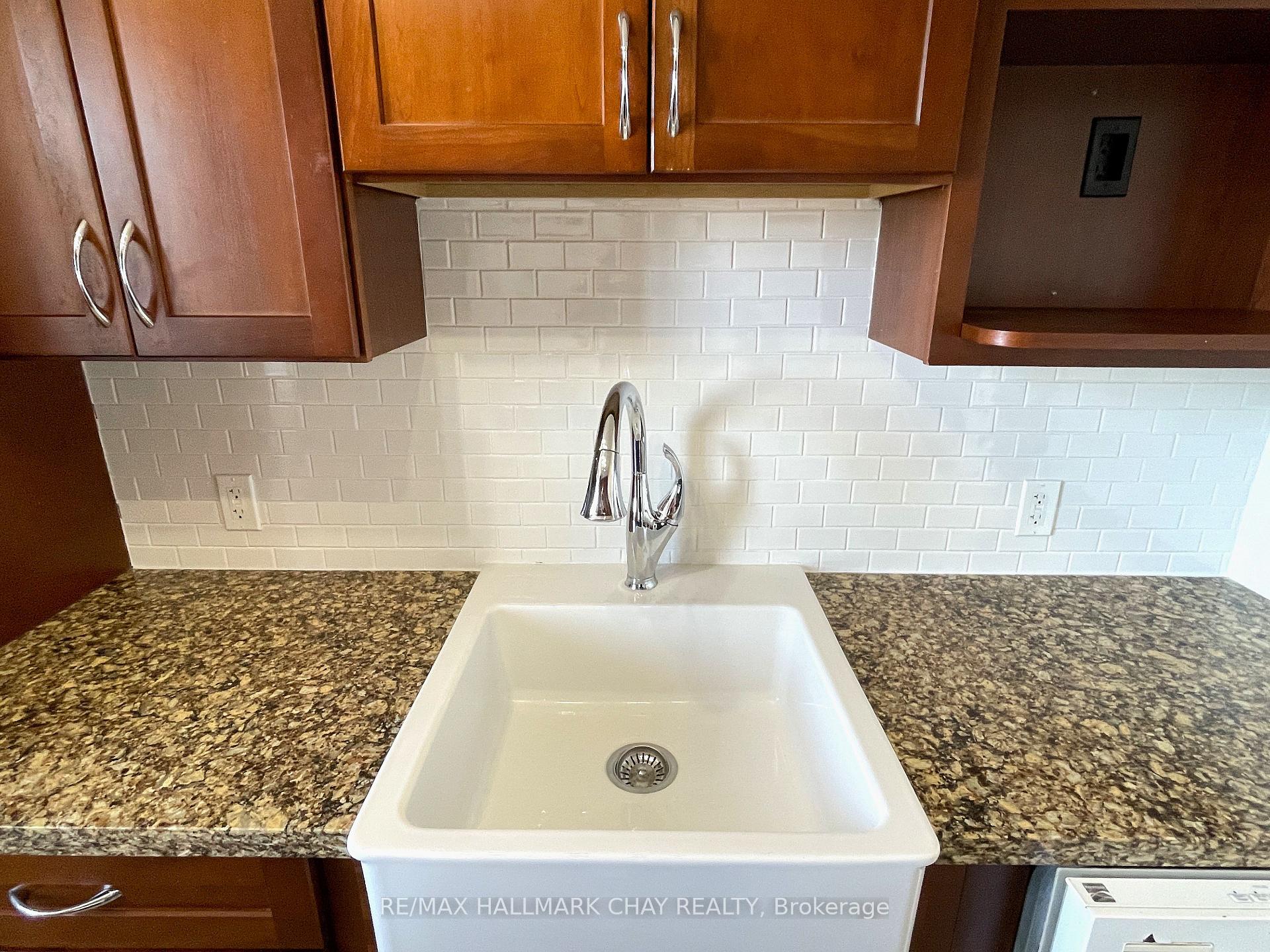 Photo 3 of Unit 802, 414 Blake Street, Barrie, Codrington — HOMEH