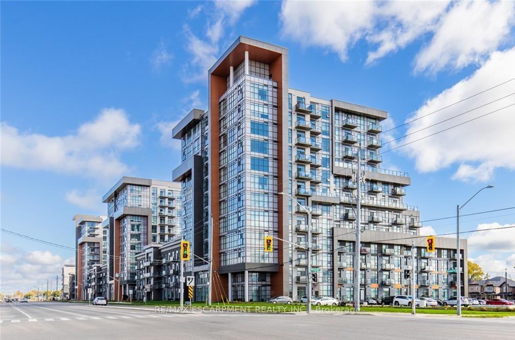Front of Unit 319, 450 Dundas Street