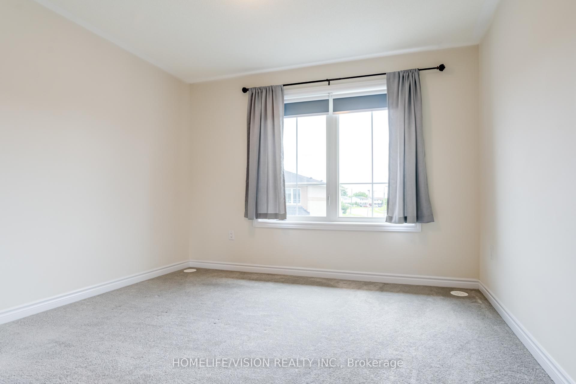 Photo 19 of Unit 3, 480 Beresford Path, Oshawa, Central — HOMEH
