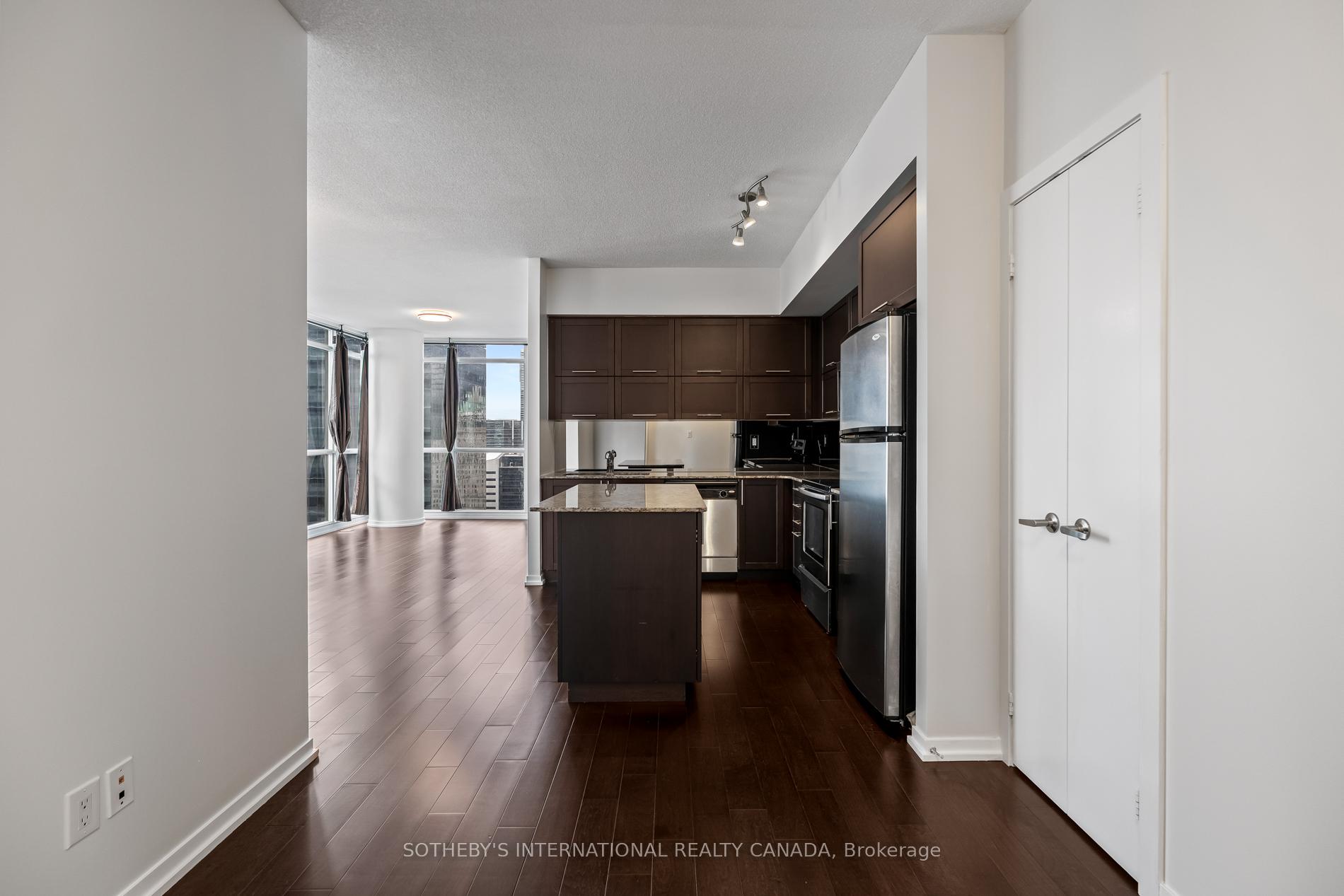 Photo 4 of Unit 2701, 55 Bremner Boulevard, Toronto, Waterfront Communities — HOMEH