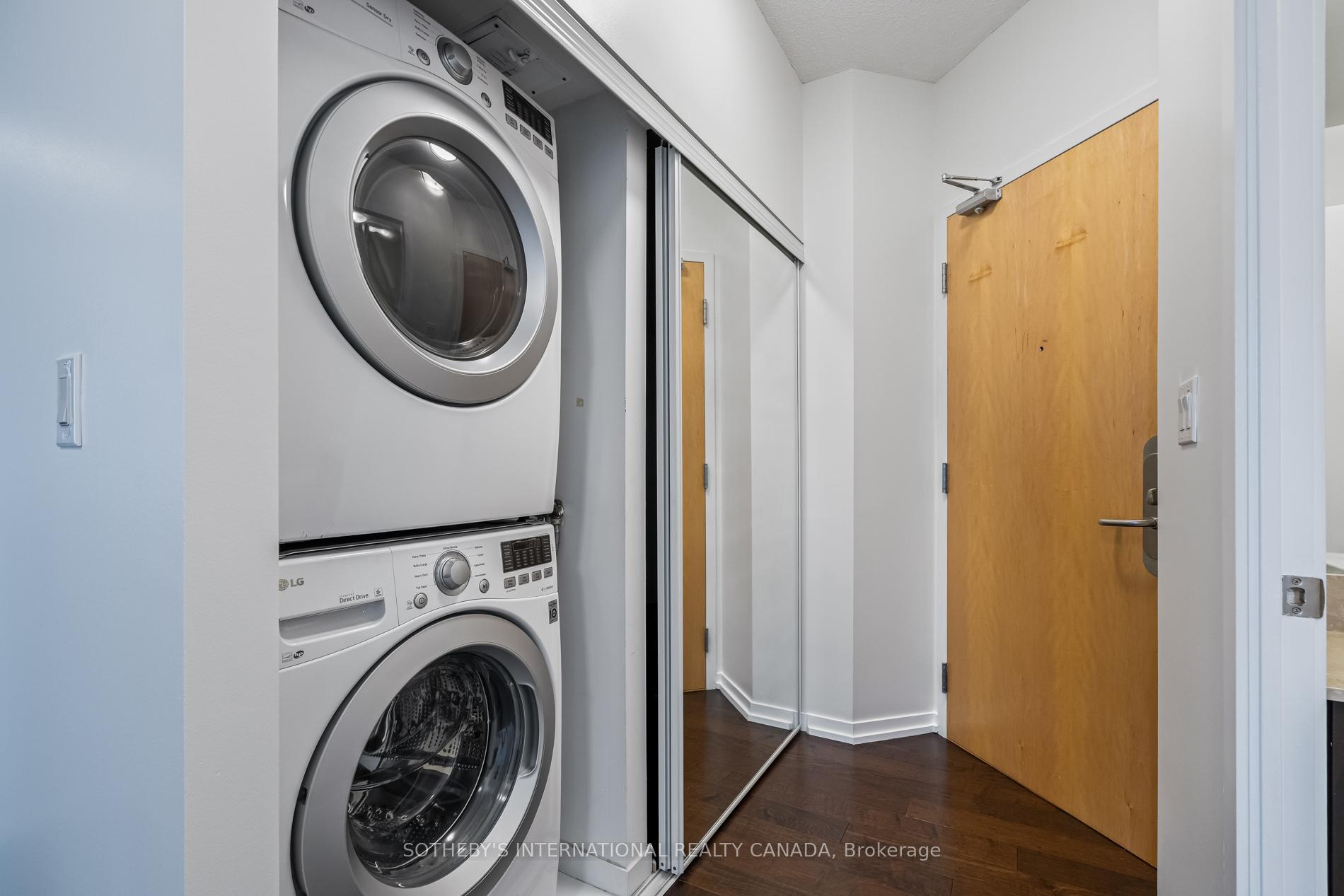 Photo 7 of Unit 2701, 55 Bremner Boulevard, Toronto, Waterfront Communities — HOMEH