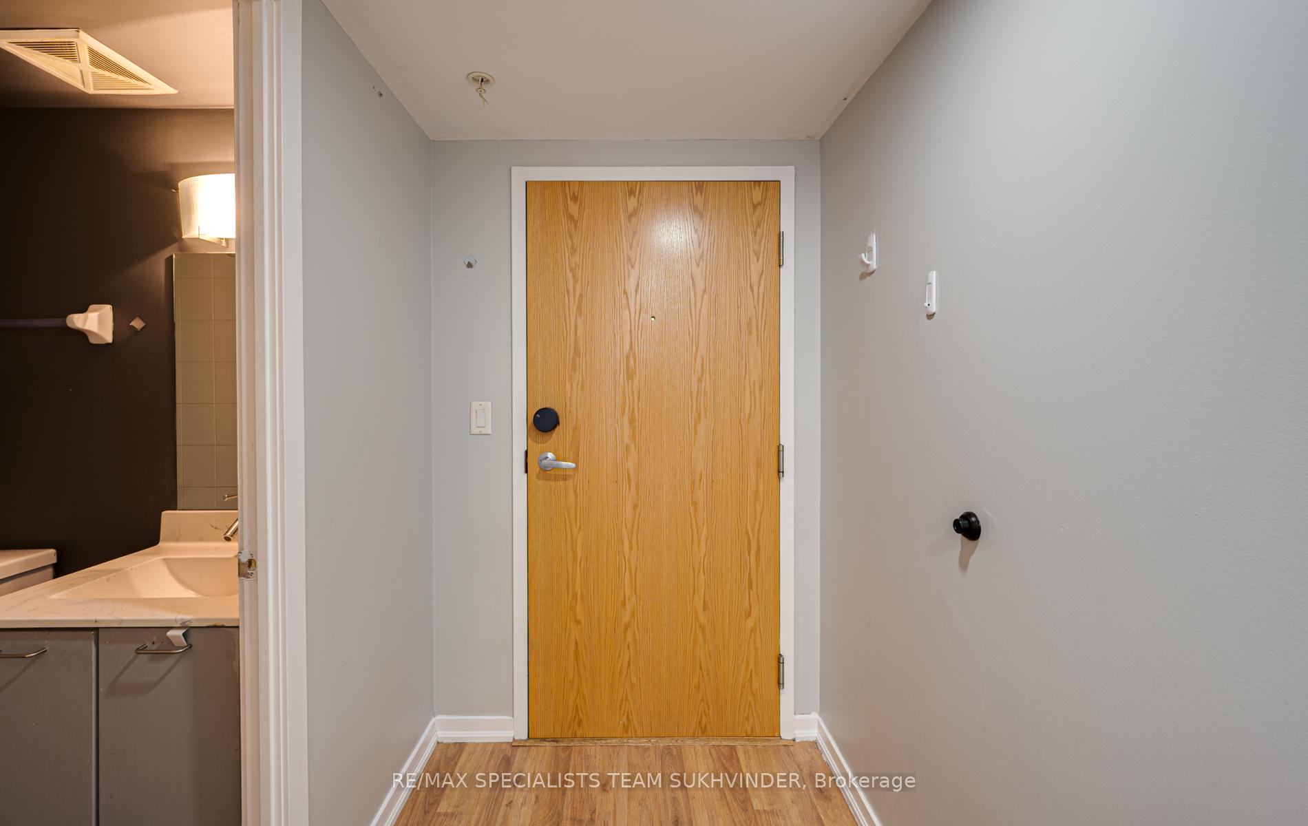 Photo 9 of Unit 408, 20 Joe Shuster Way, Toronto, Niagara — HOMEH
