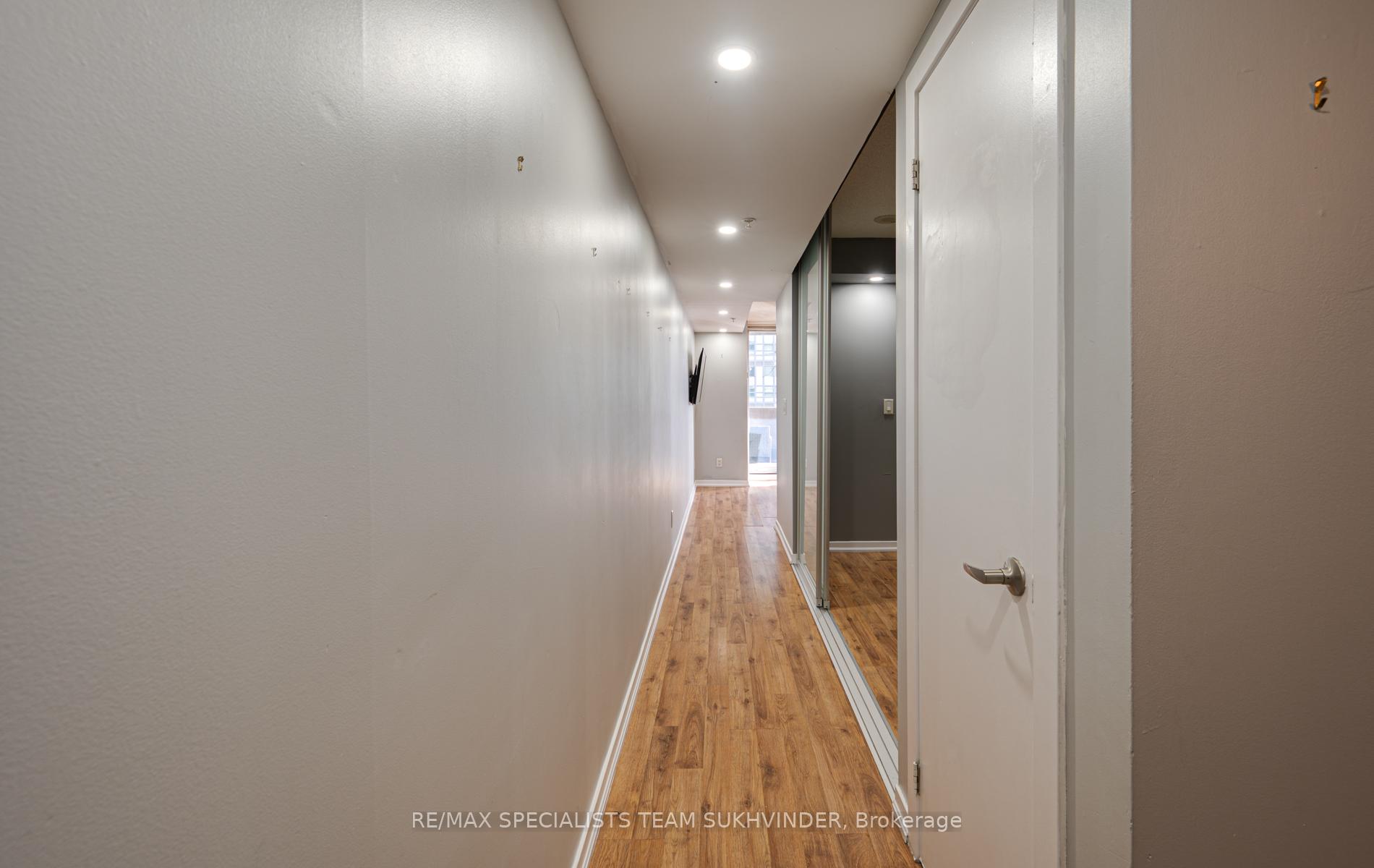 Photo 5 of Unit 408, 20 Joe Shuster Way, Toronto, Niagara — HOMEH