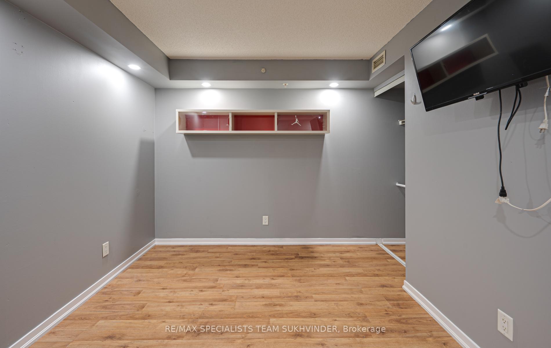 Photo 10 of Unit 408, 20 Joe Shuster Way, Toronto, Niagara — HOMEH