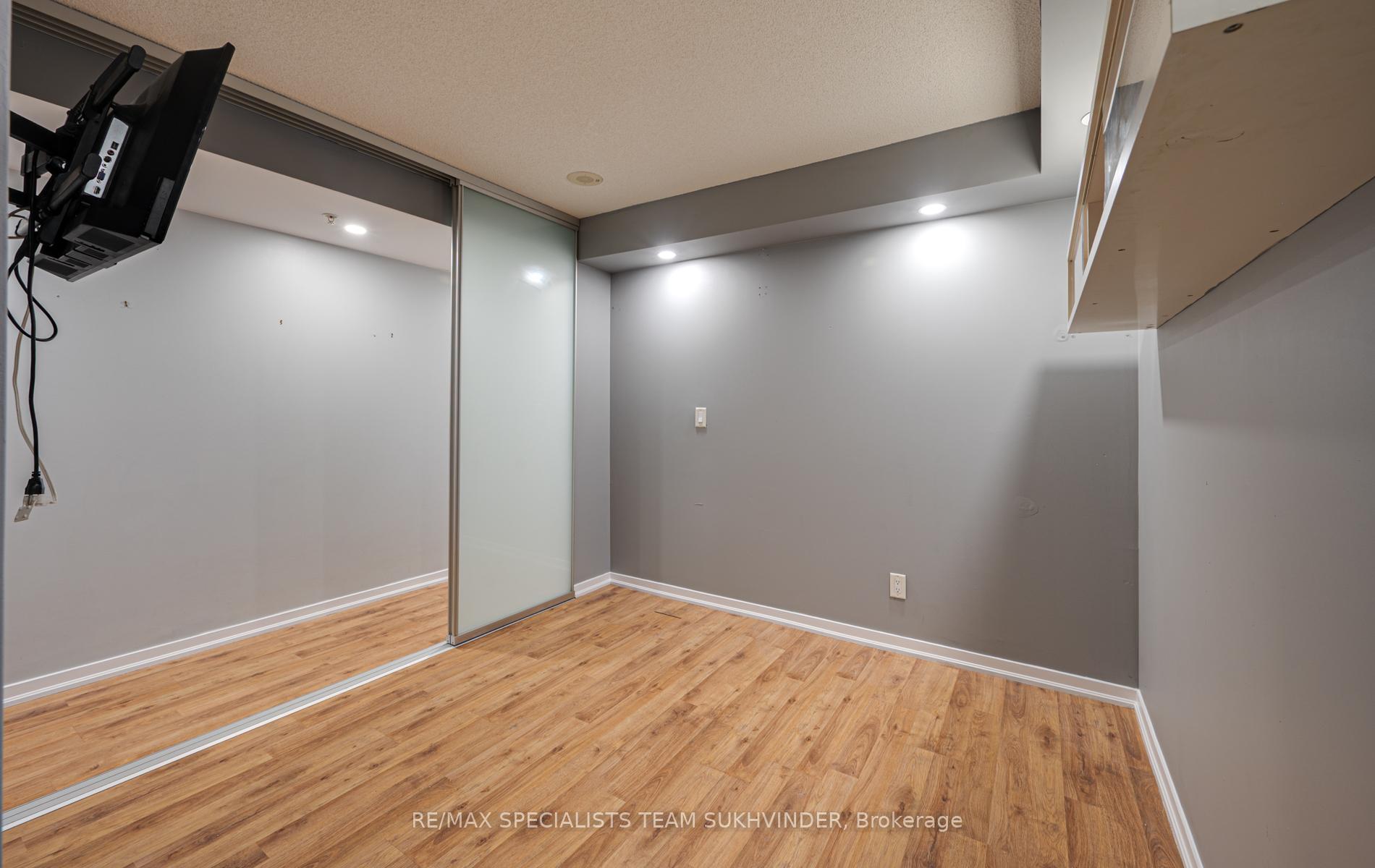 Photo 13 of Unit 408, 20 Joe Shuster Way, Toronto, Niagara — HOMEH