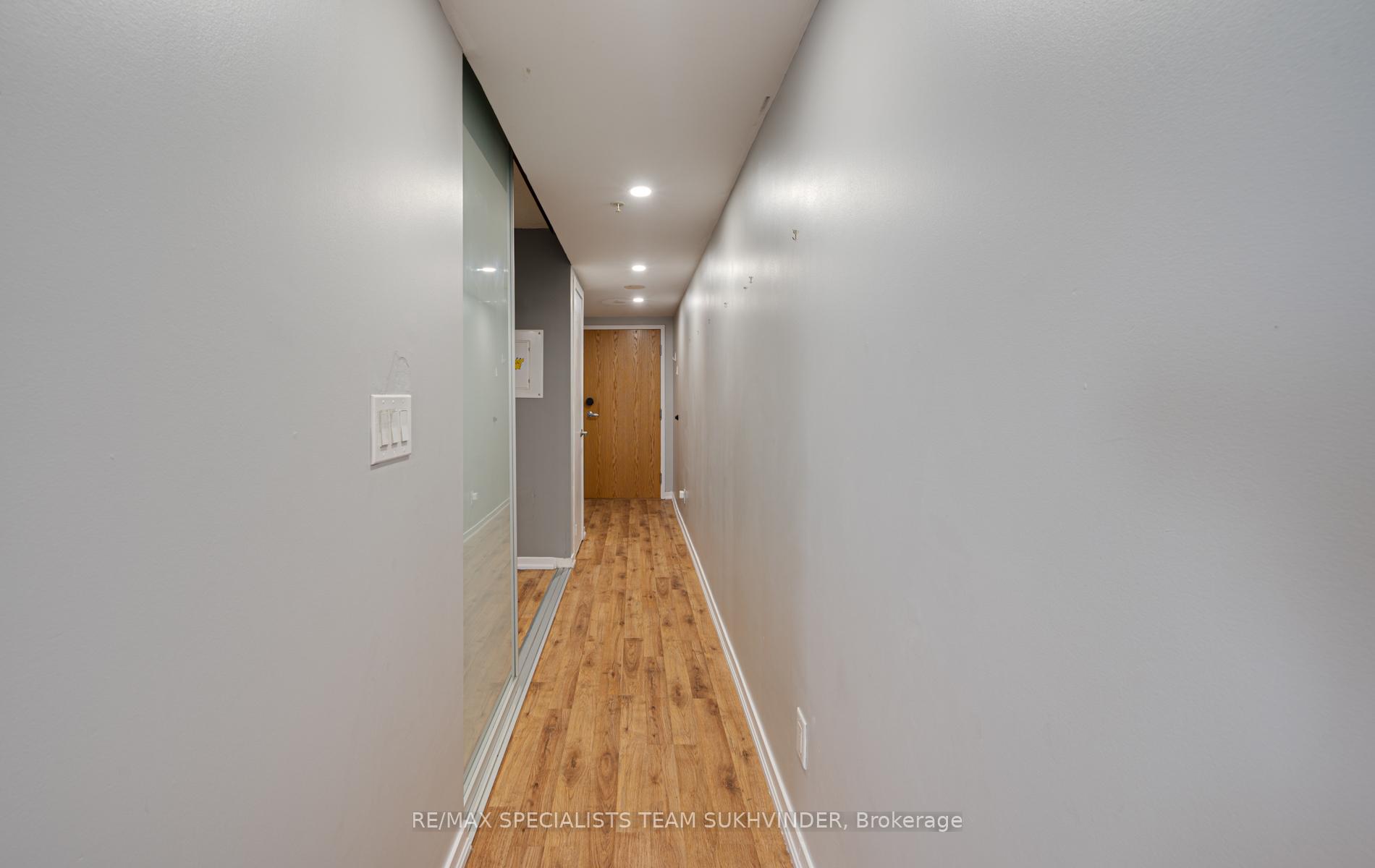 Photo 8 of Unit 408, 20 Joe Shuster Way, Toronto, Niagara — HOMEH
