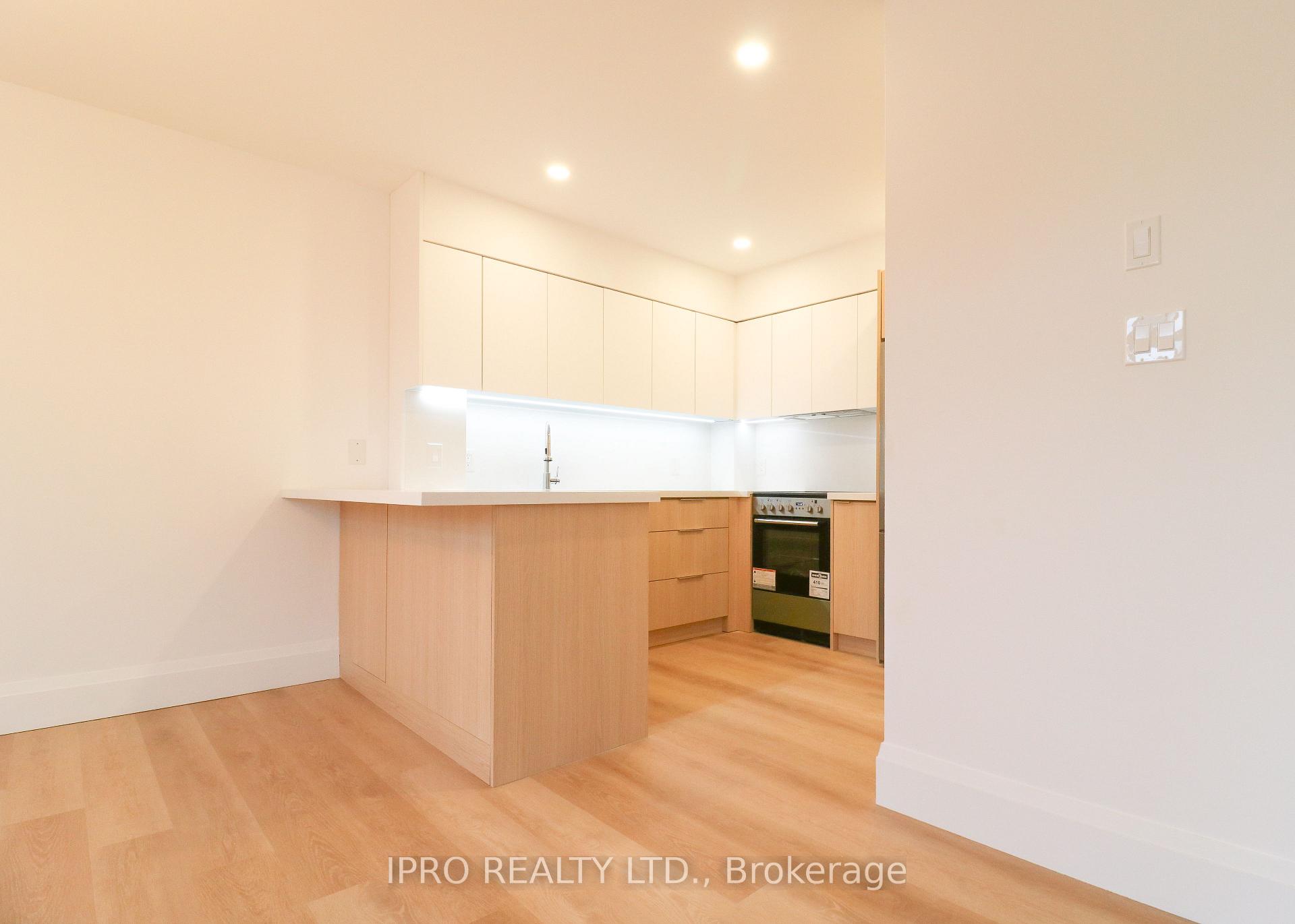 Photo 7 of Unit 304, 3 Shank Street, Toronto, Niagara — HOMEH