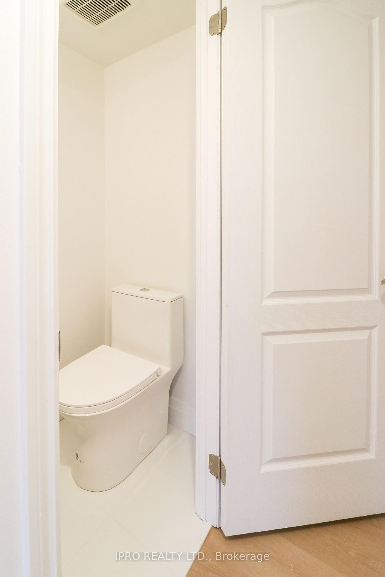 Photo 9 of Unit 304, 3 Shank Street, Toronto, Niagara — HOMEH