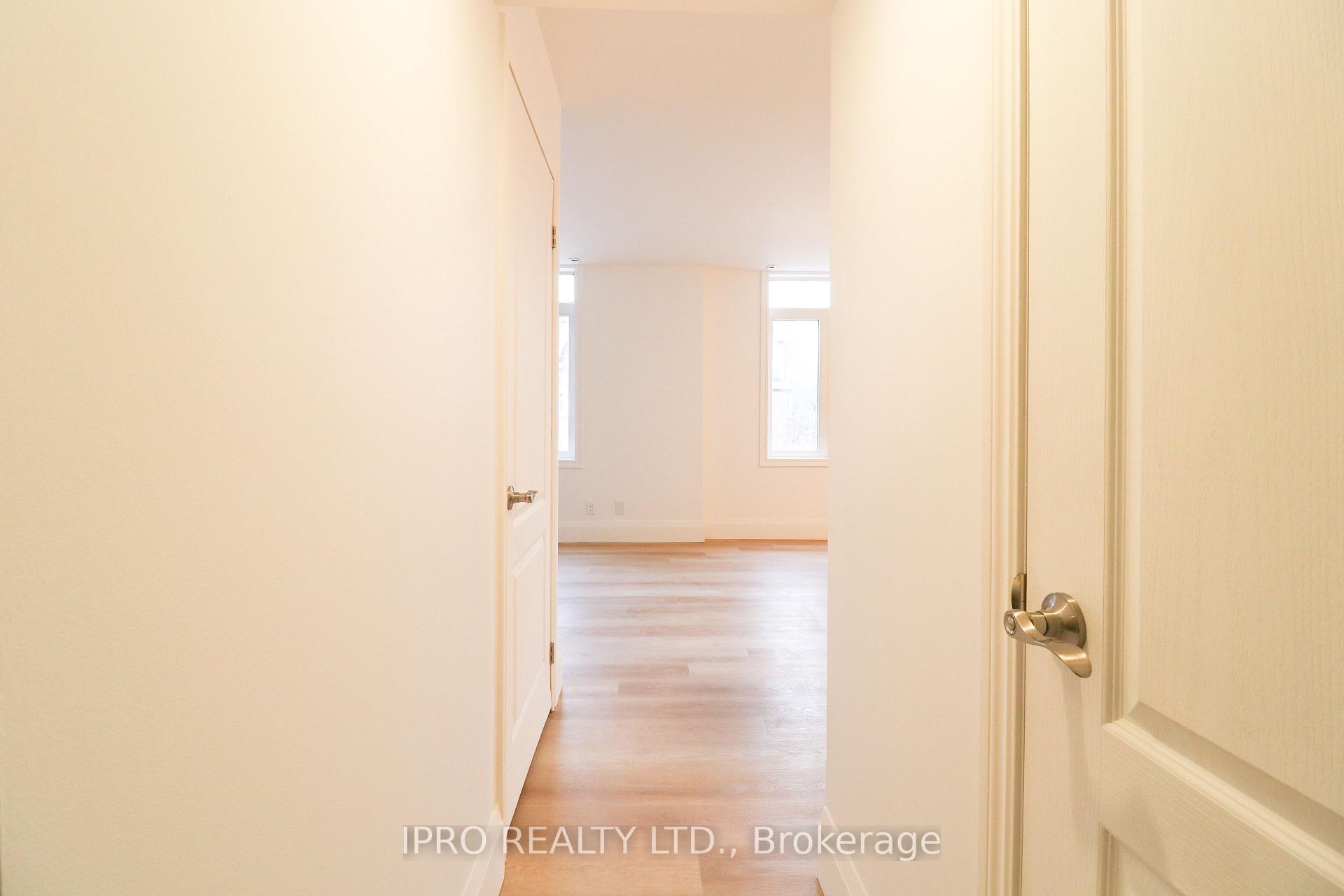 Photo 4 of Unit 304, 3 Shank Street, Toronto, Niagara — HOMEH