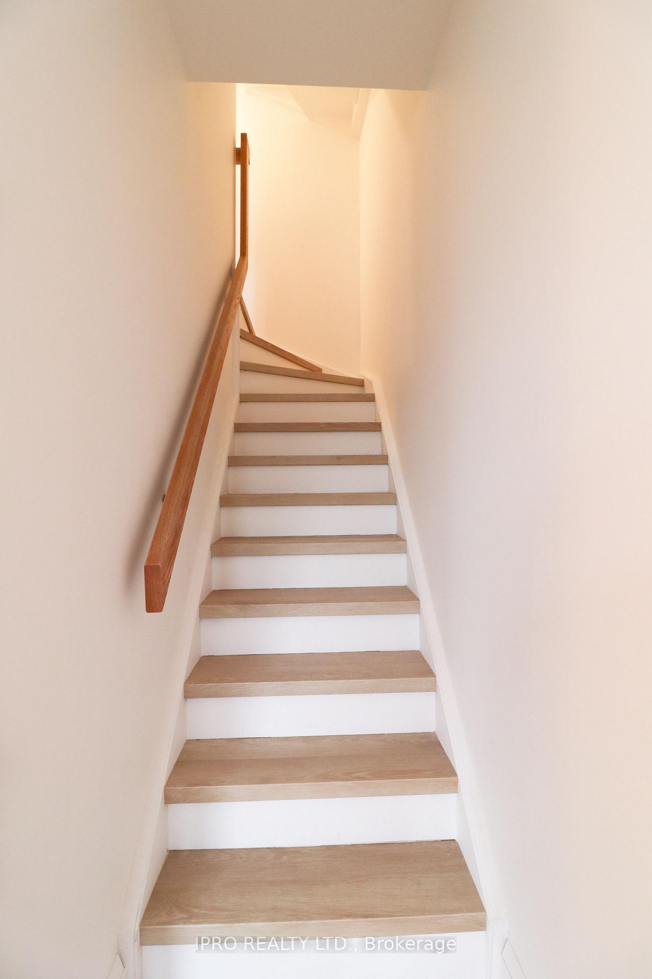 Photo 5 of Unit 304, 3 Shank Street, Toronto, Niagara — HOMEH