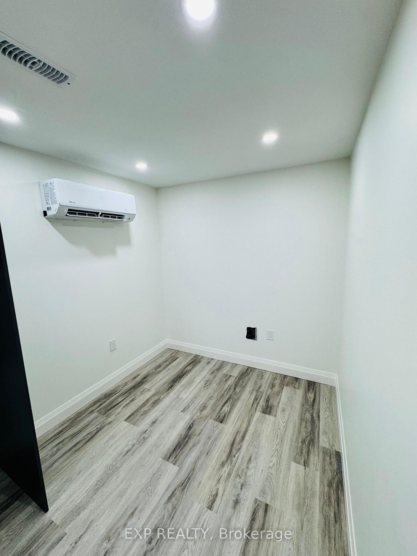 Photo 6 of 4 - 6 Craig Drive, Kitchener — HOMEH