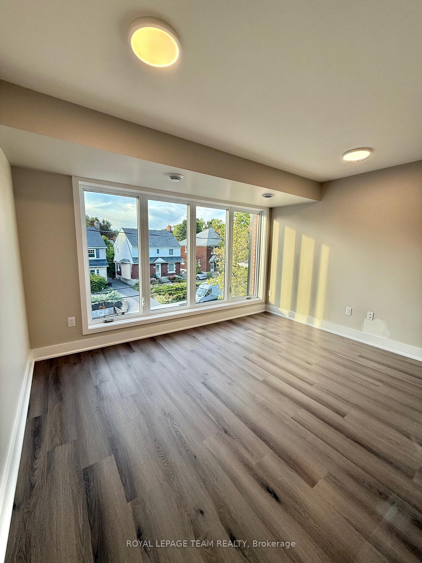 Photo 2 of Unit 7, 342 Fifth Avenue, Ottawa, Glebe — HOMEH