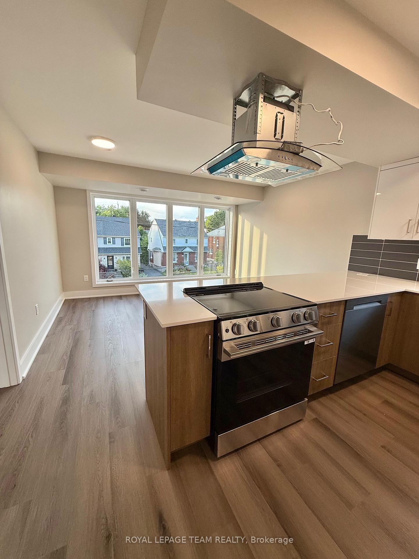 Photo 10 of Unit 7, 342 Fifth Avenue, Ottawa, Glebe — HOMEH