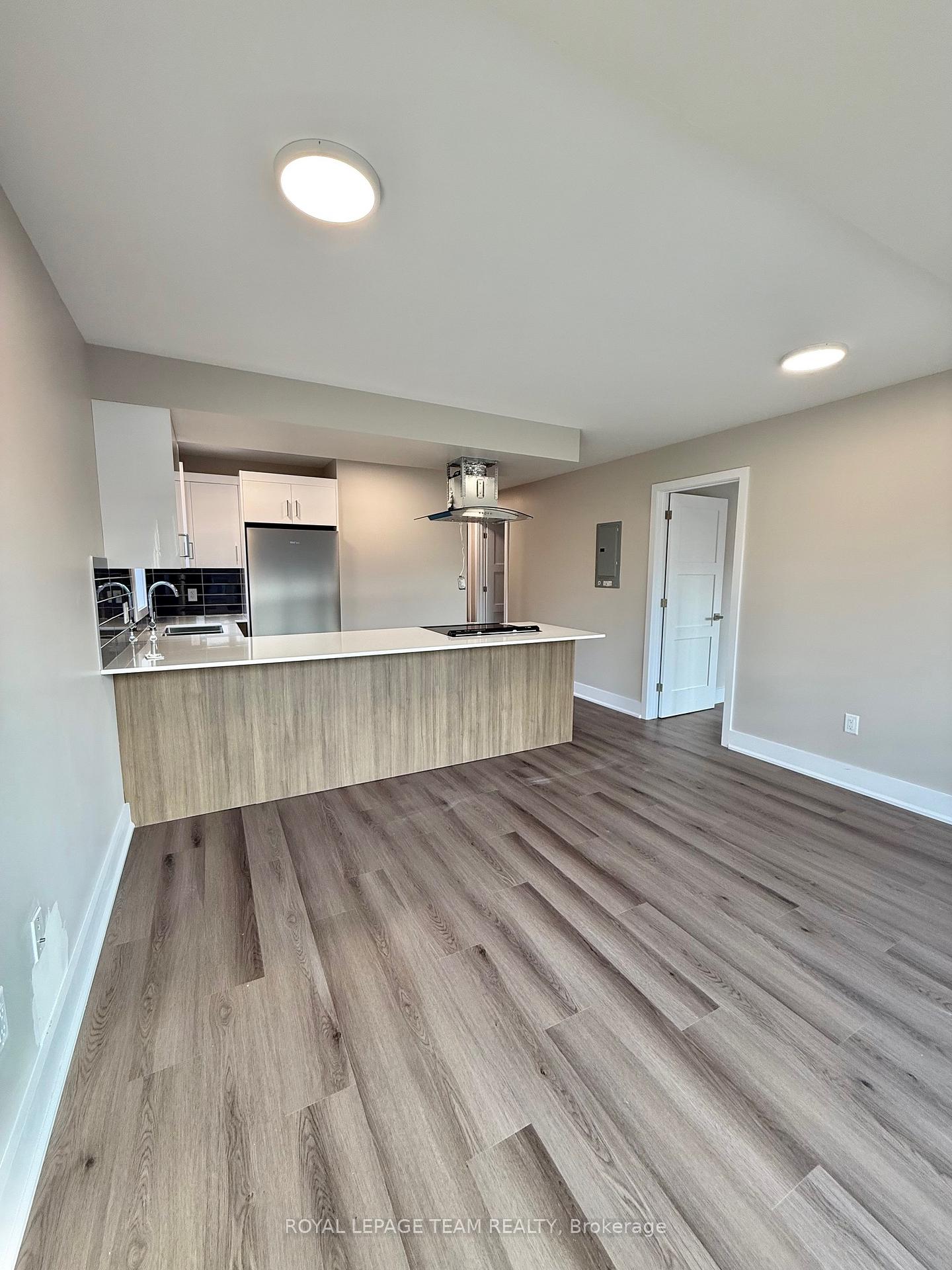 Photo 4 of Unit 7, 342 Fifth Avenue, Ottawa, Glebe — HOMEH
