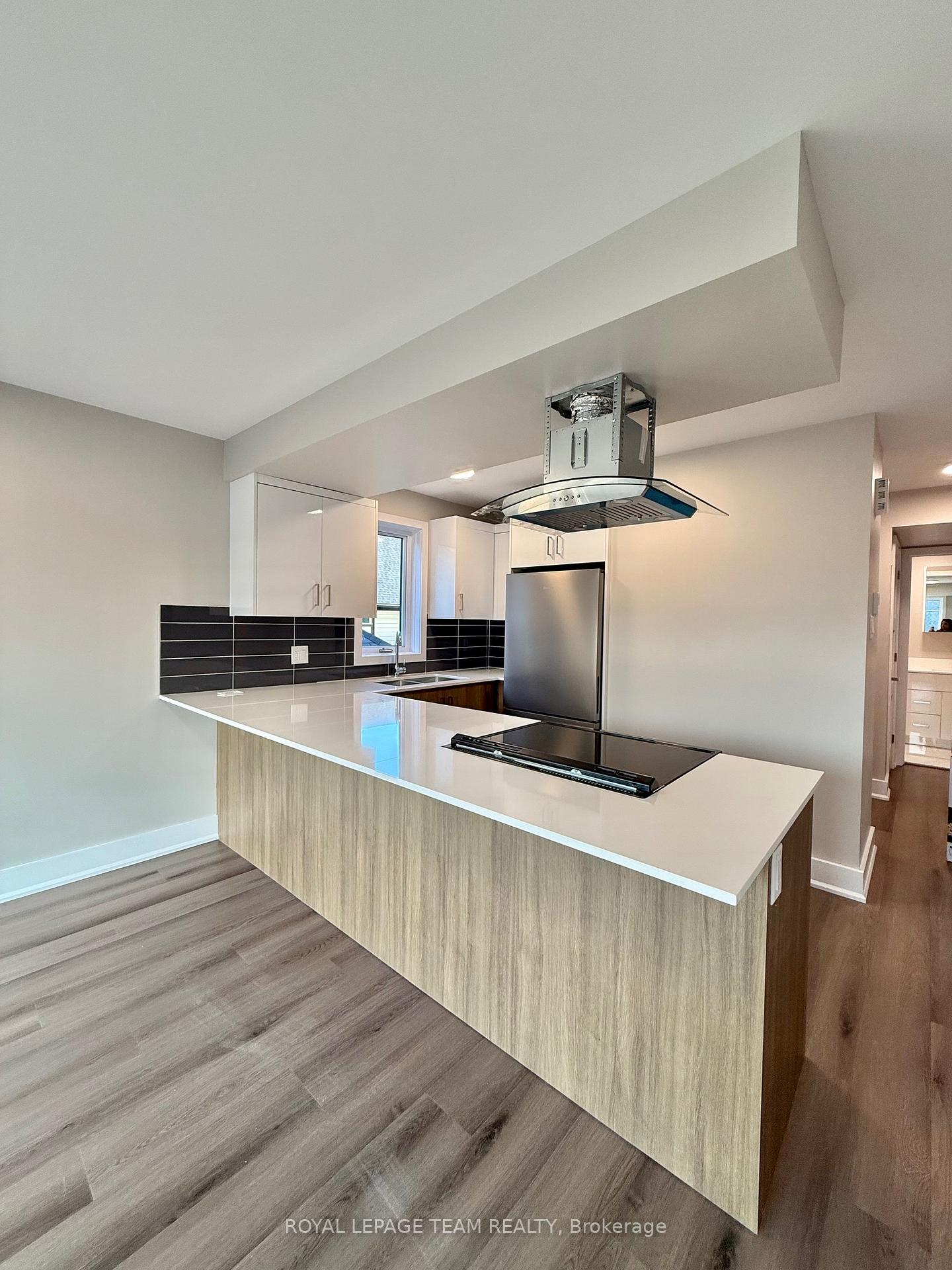 Photo 3 of Unit 7, 342 Fifth Avenue, Ottawa, Glebe — HOMEH