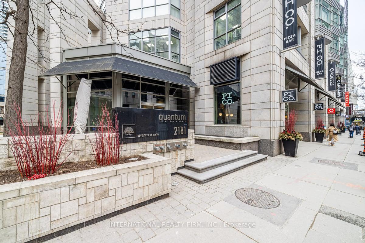 Photo 5 of Unit 2109, 2181 Yonge Street, Toronto, Mount Pleasant West — HOMEH
