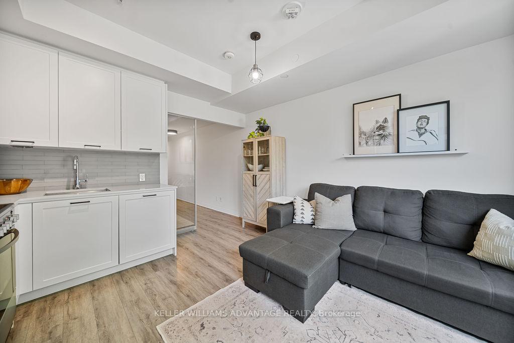 Photo 4 of Unit 421, 1630 Queen Street E, Toronto, The Beaches — HOMEH
