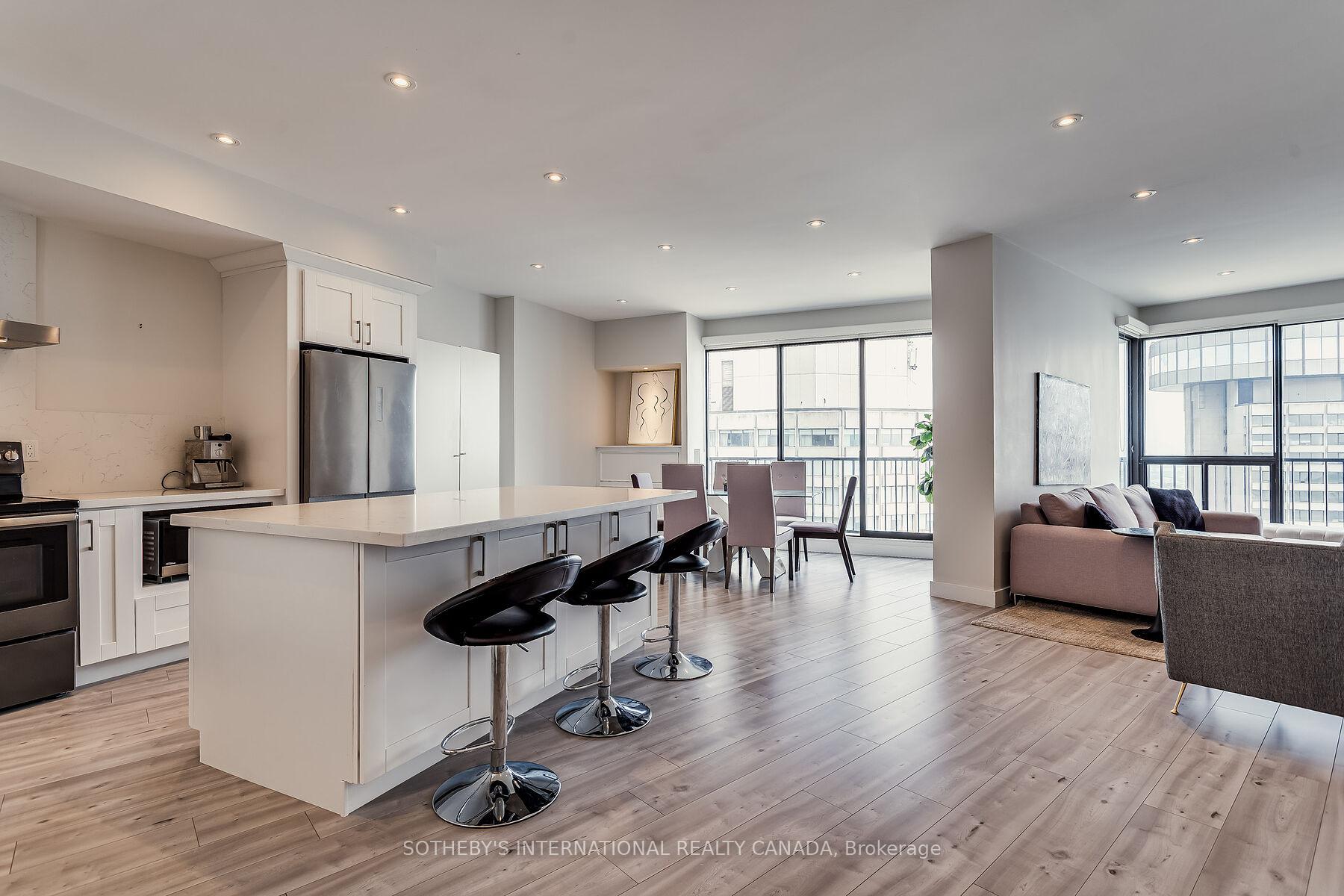 Photo 11 of Unit 3408, 33 Harbour Square, Toronto, Waterfront Communities — HOMEH
