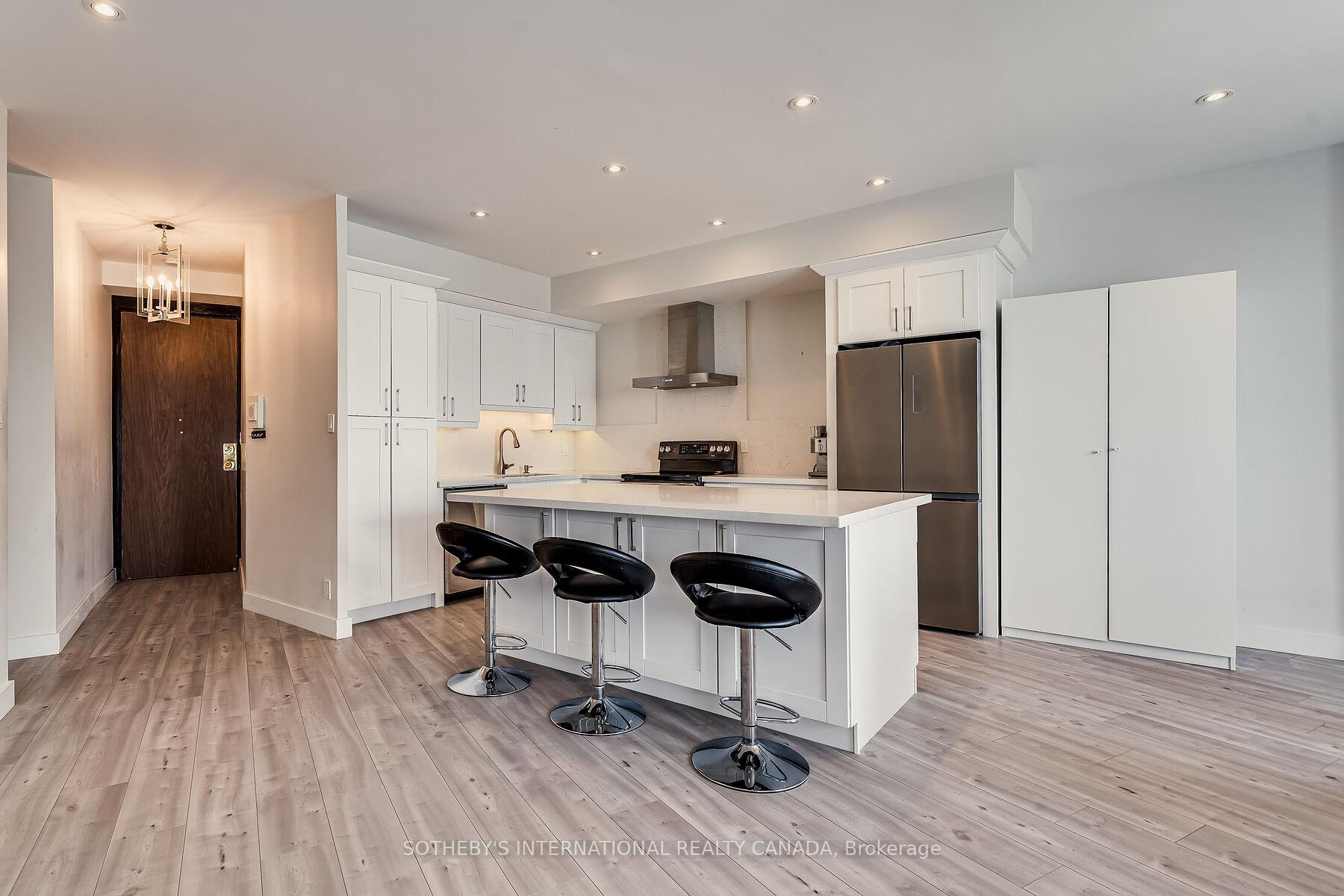 Photo 8 of Unit 3408, 33 Harbour Square, Toronto, Waterfront Communities — HOMEH