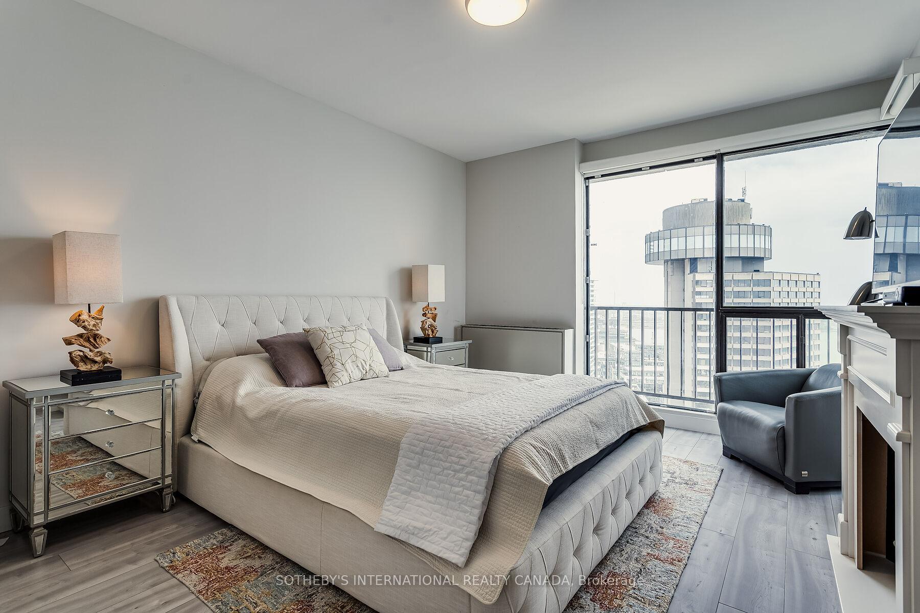 Photo 18 of Unit 3408, 33 Harbour Square, Toronto, Waterfront Communities — HOMEH