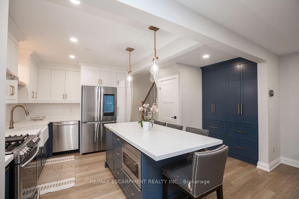 Photo 1 of Unit 22, 1809 Upper Wentworth Street, Hamilton, Allison — HOMEH