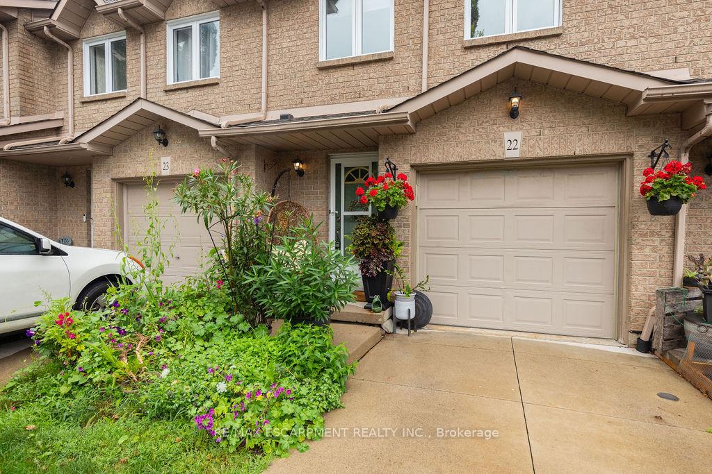 Photo 2 of Unit 22, 1809 Upper Wentworth Street, Hamilton, Allison — HOMEH