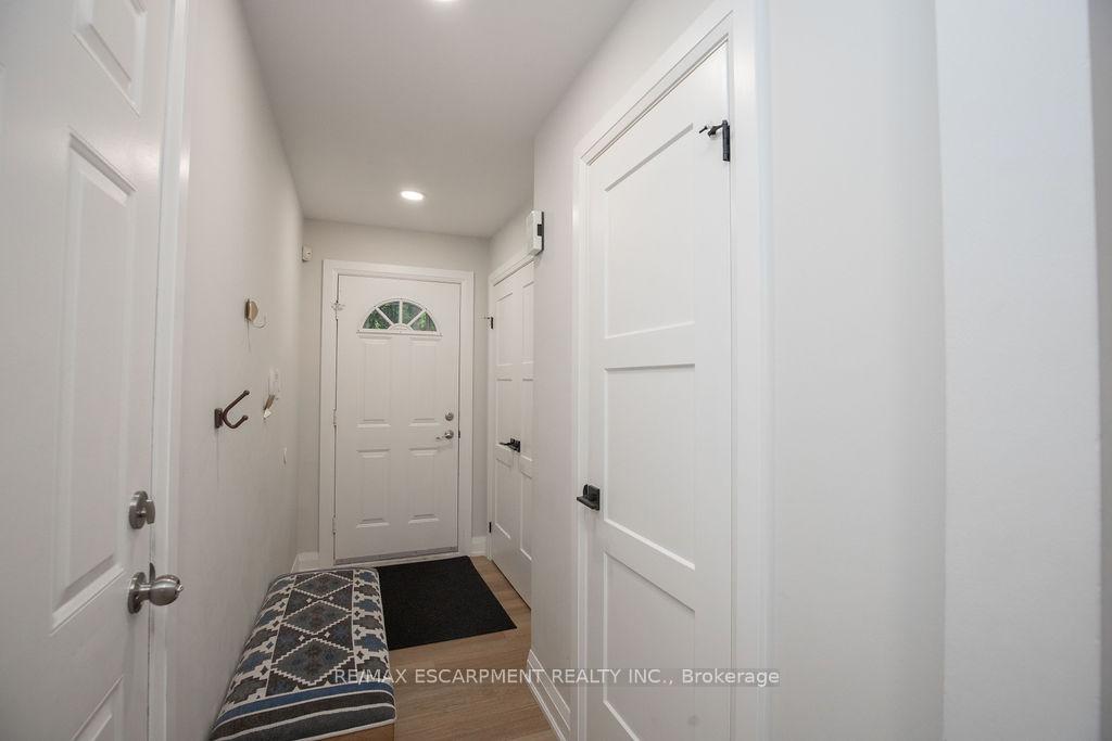 Photo 5 of Unit 22, 1809 Upper Wentworth Street, Hamilton, Allison — HOMEH
