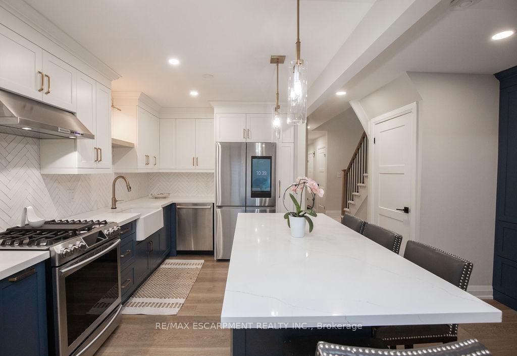 Photo 3 of Unit 22, 1809 Upper Wentworth Street, Hamilton, Allison — HOMEH