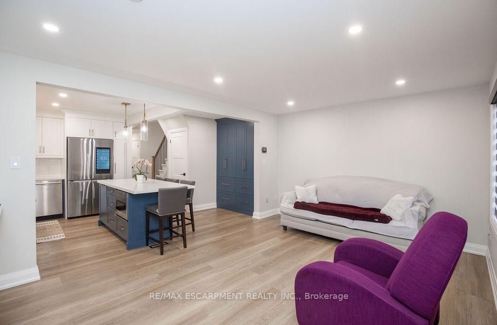Photo 11 of Unit 22, 1809 Upper Wentworth Street, Hamilton, Allison — HOMEH