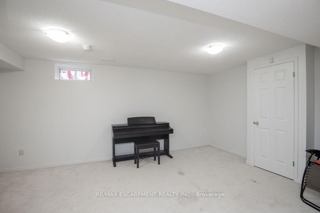 Photo 21 of Unit 22, 1809 Upper Wentworth Street, Hamilton, Allison — HOMEH
