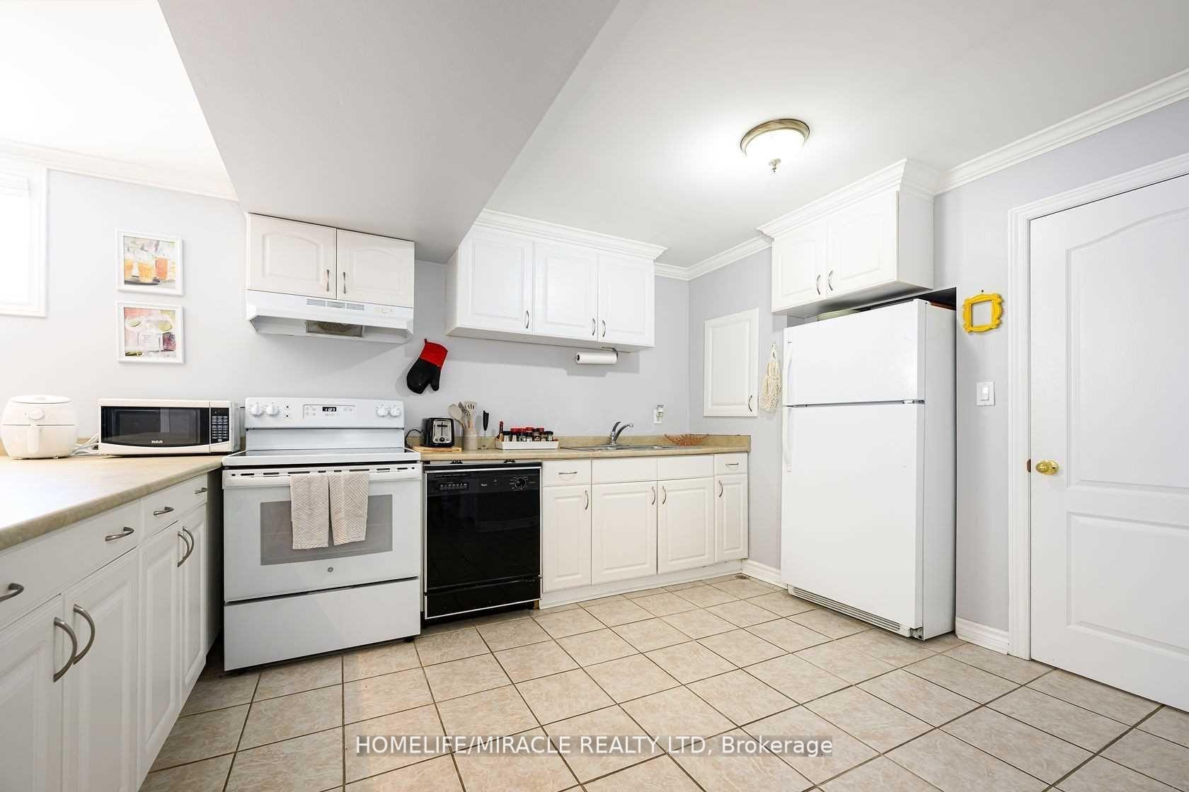 Photo 3 of Unit (Bsmt.), 1 Ladywood Crescent, Brampton, Snelgrove — HOMEH