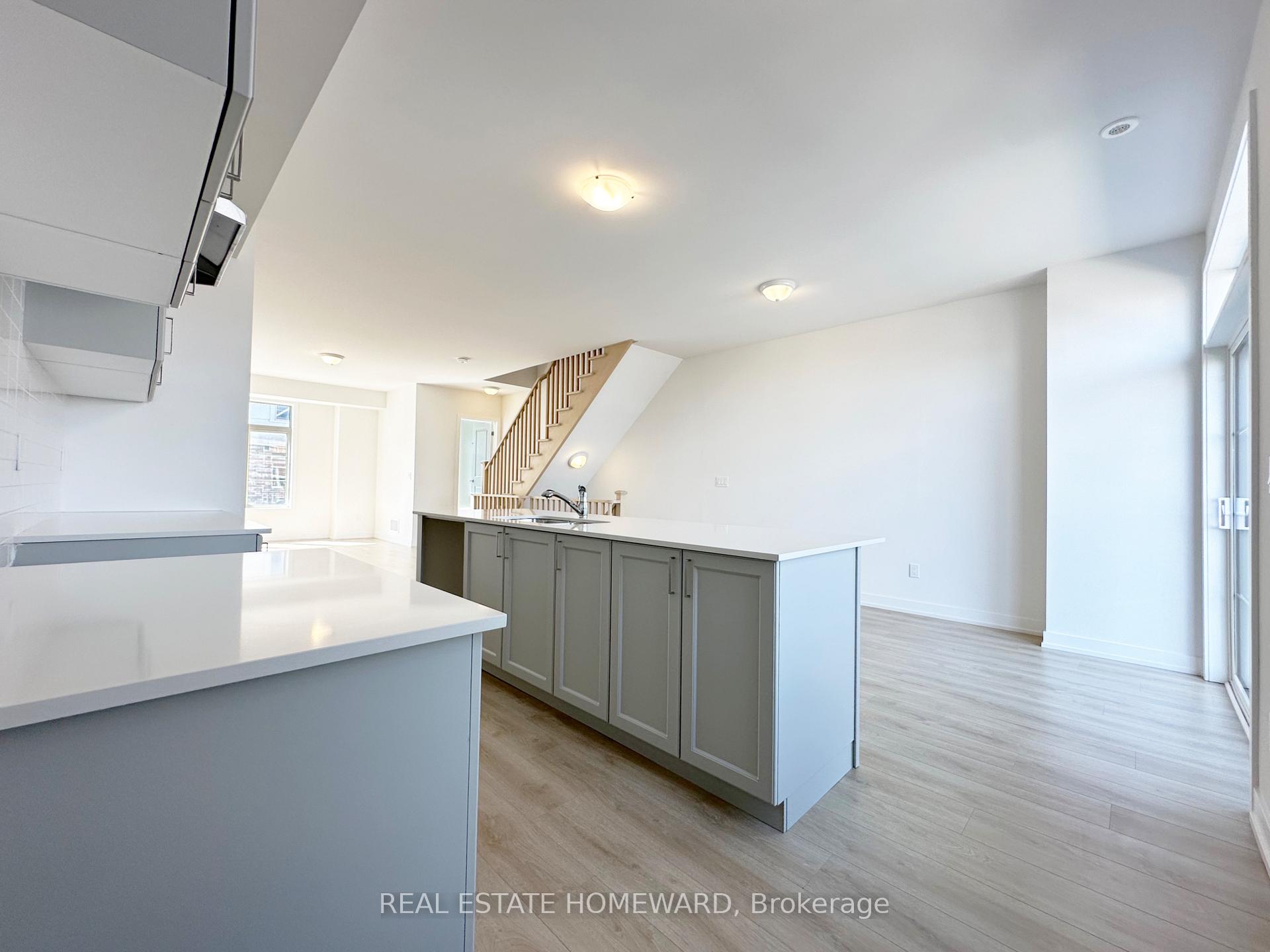 Photo 5 of Unit 303, 1655 Palmers Sawmill Road, Pickering, Duffin Heights — HOMEH