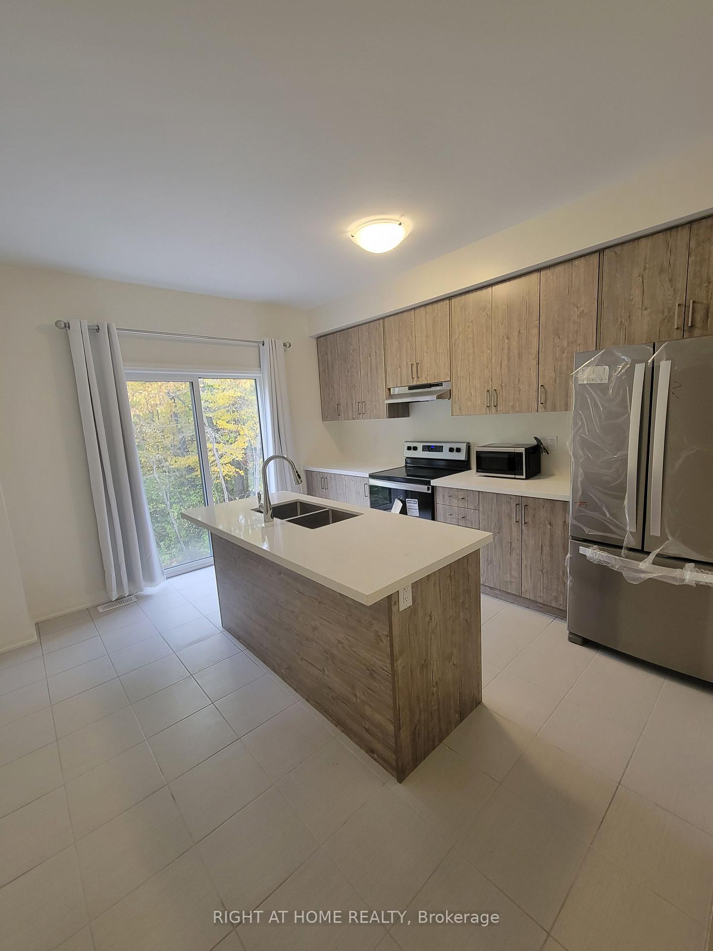 Photo 7 of 24 Lahey Crescent, Penetanguishene — HOMEH