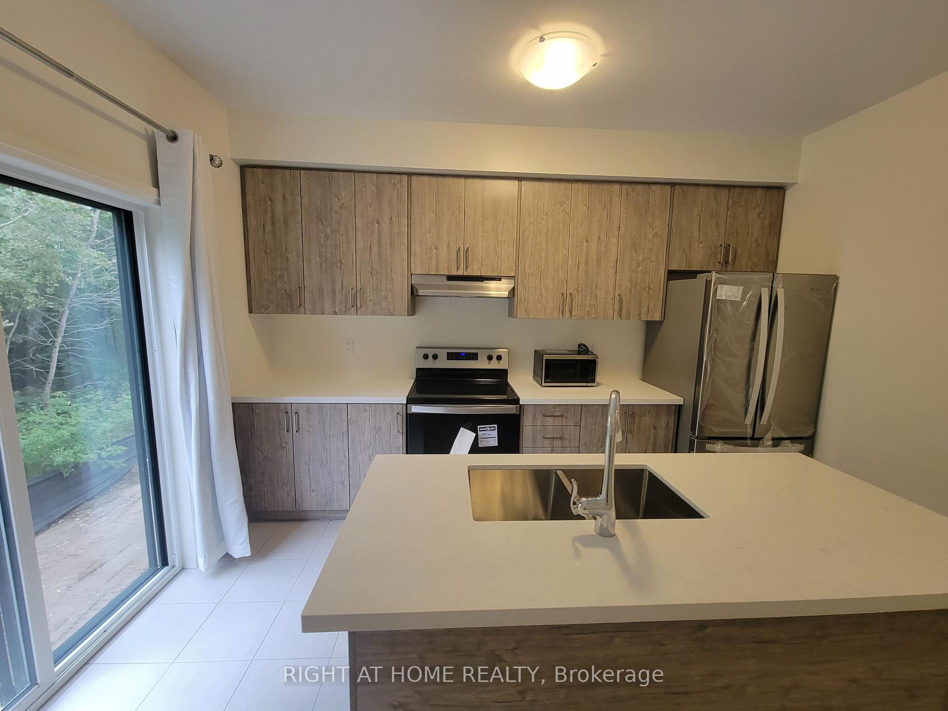 Photo 9 of 24 Lahey Crescent, Penetanguishene — HOMEH