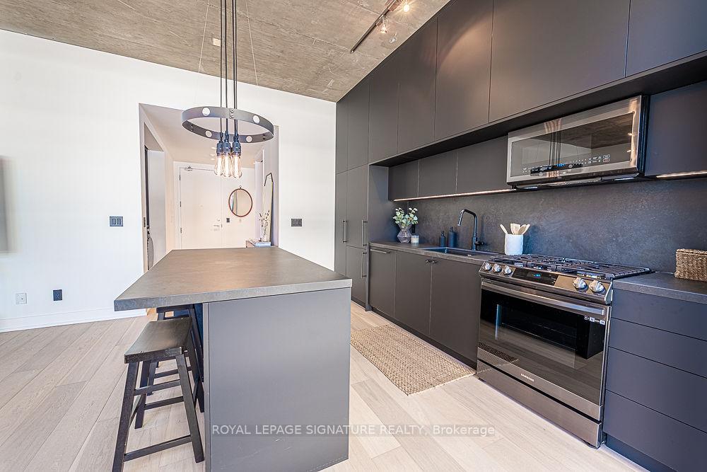 Photo 3 of Unit 705, 60 Bathurst Street, Toronto, Niagara — HOMEH