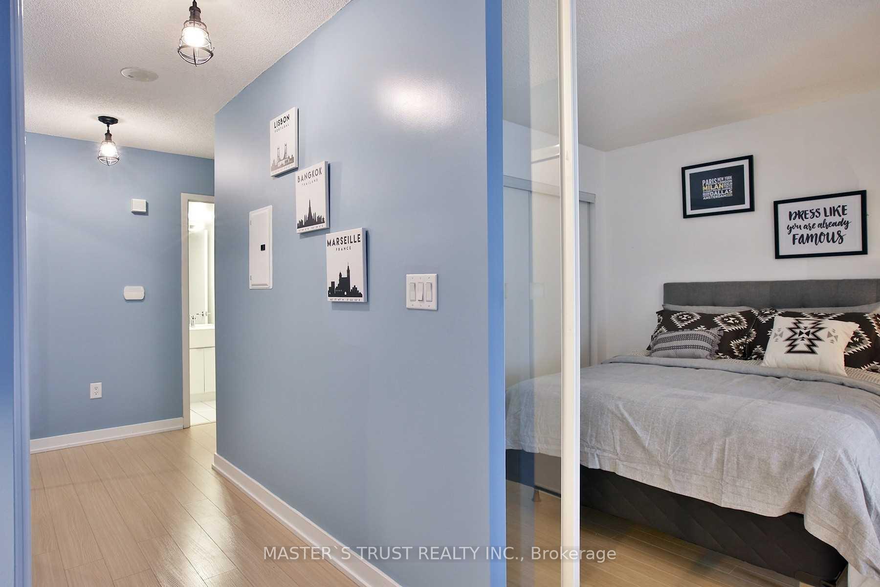 Photo 3 of Unit 932, 21 Iceboat Terrace, Toronto, Waterfront Communities — HOMEH