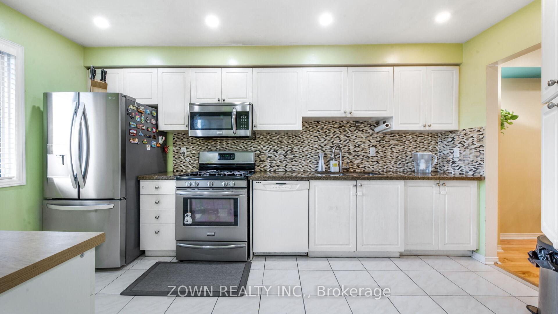 Photo 14 of Unit 2, 6 Mason Road, Scarborough, Scarborough Village — HOMEH